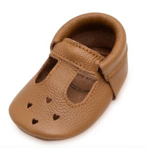 Bird Rock Baby shoes - 2 pairs (sizes 4 and 5.5)